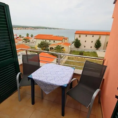 Apartman By The Sea - 18514 *
